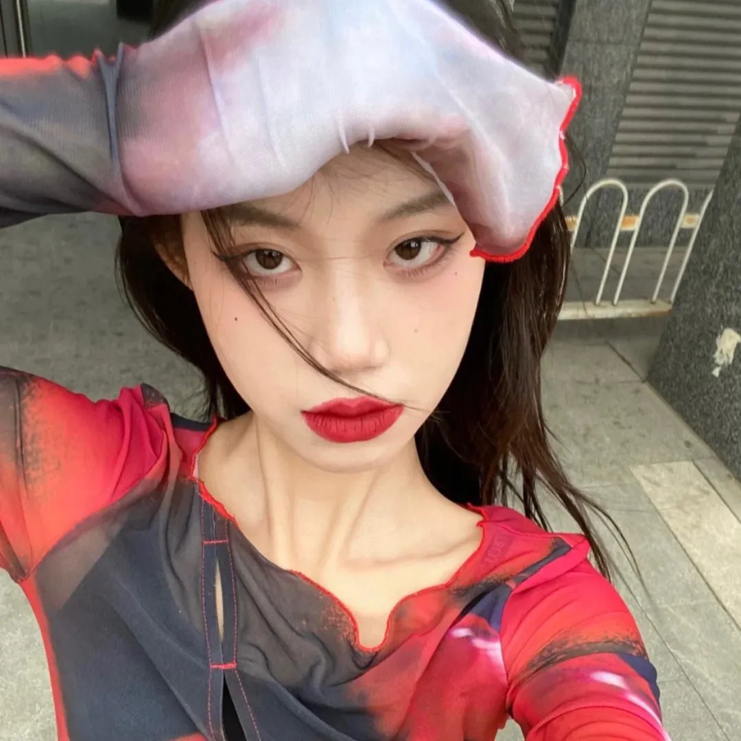 甜蜜小谎言海报